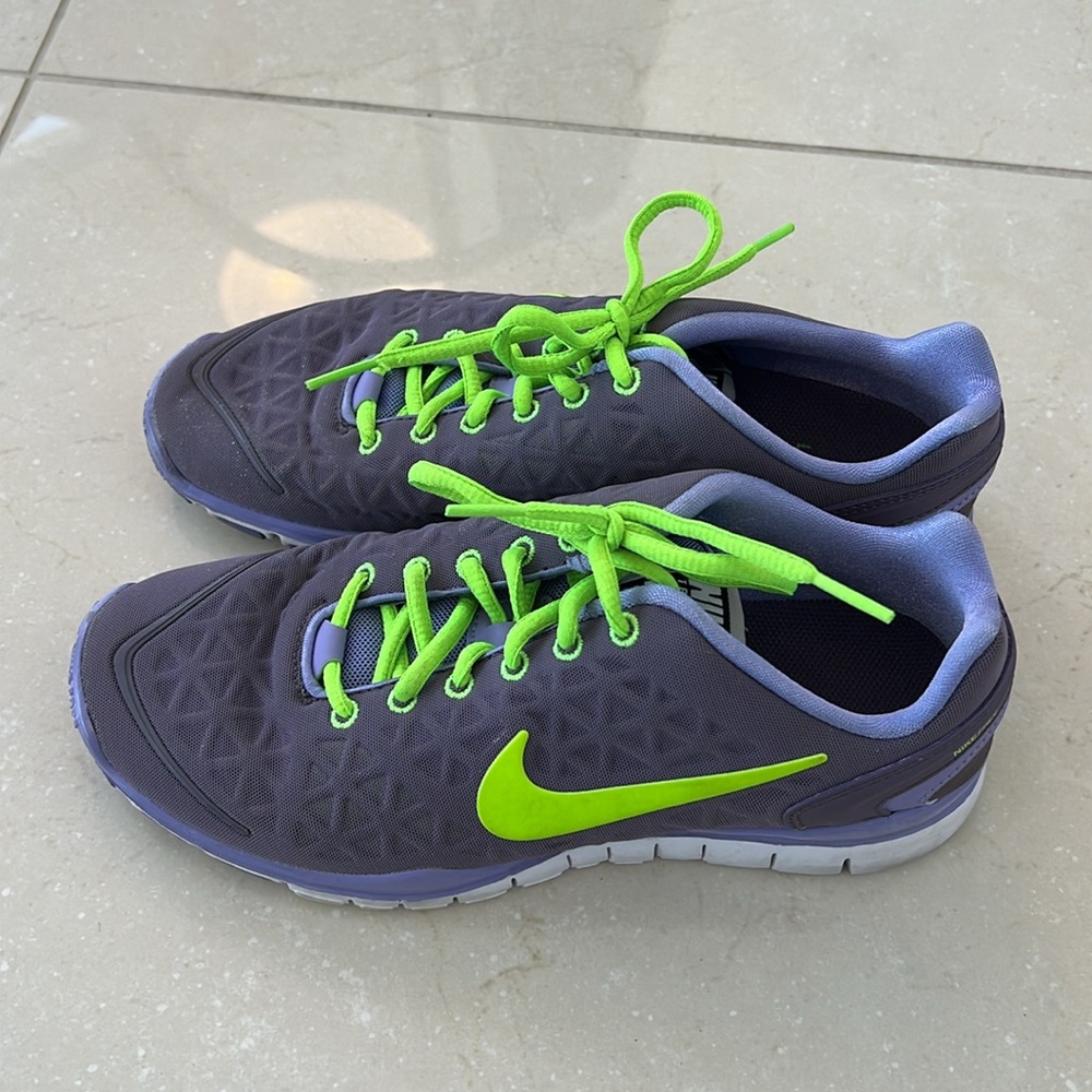 Nike free runners